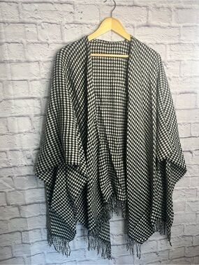 Black & White Houndstooth Fringed Plus Size Ruana Wrap Poncho
